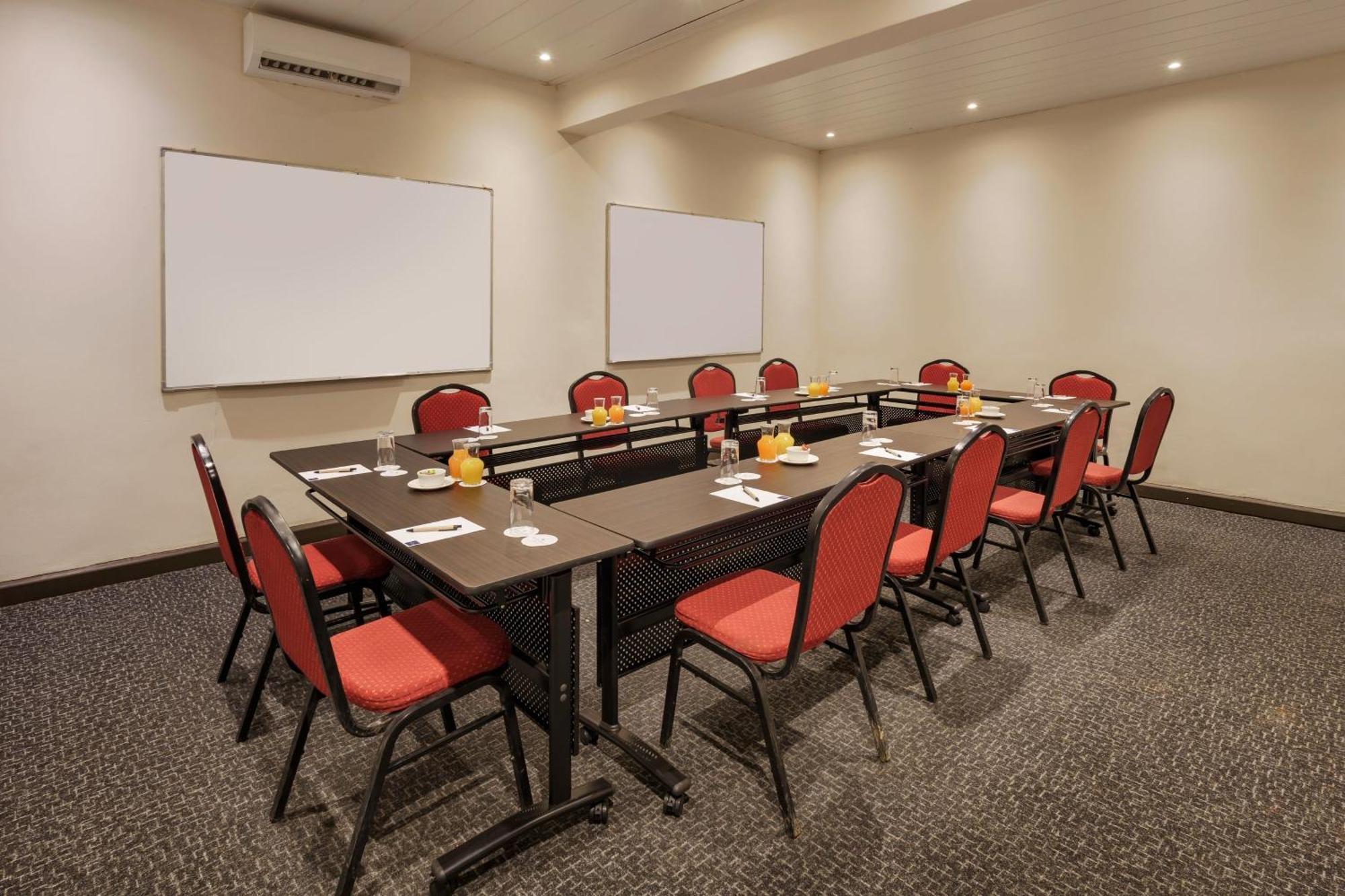 Protea Hotel By Marriott Chipata Exterior photo